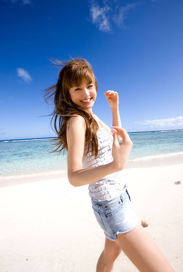 Maki Nishiyama "Naturalista" [Image.tv]