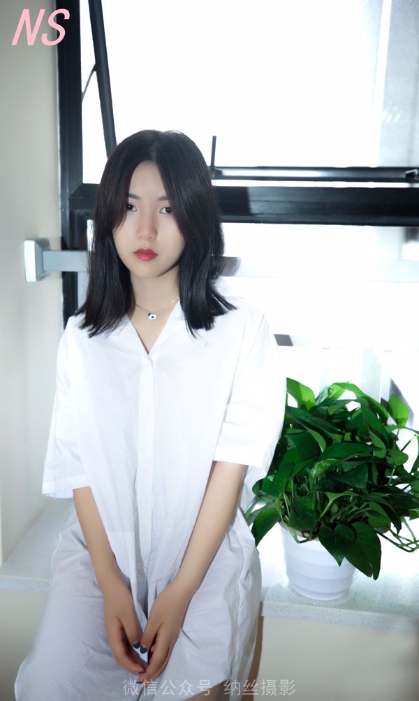 실크 스타킹을 입은 하뉴의 내실 [나시 사진]