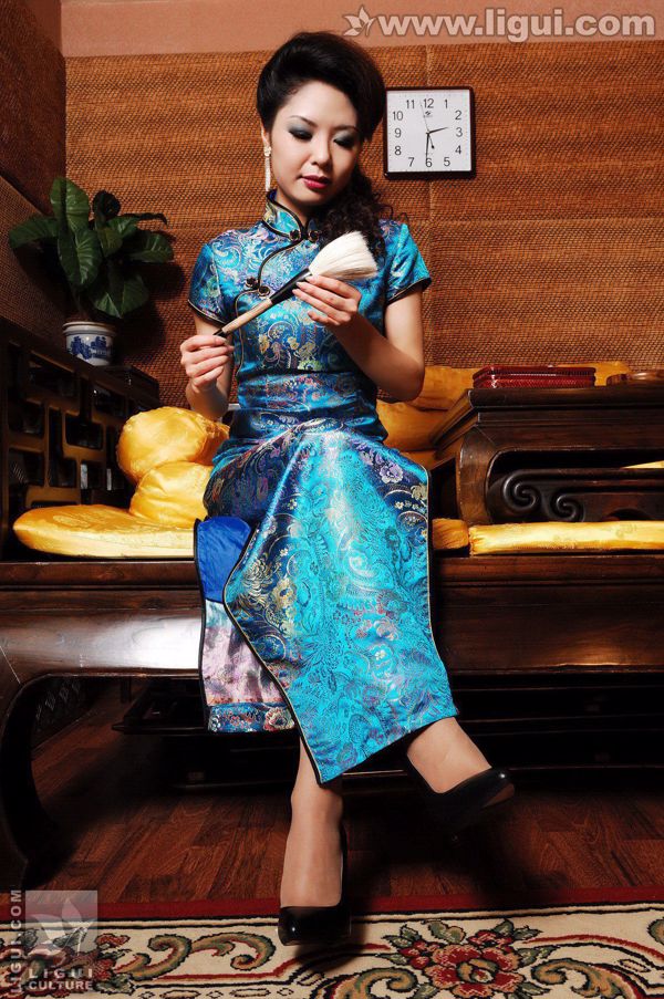 Model Bing Qing "Ikatan Berjuang Wanita Muda Oriental" [丽 柜 美 ​​束 LiGui] Gambar Foto Silk Foot