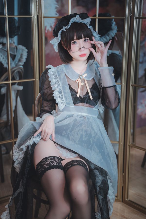かわいい女の子コーザーナンゲ「透明メイド」