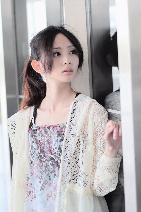 Rena Nakamata "침대 위"[Image.tv]