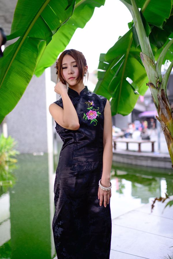 Modelo taiwanês Abu "Red and black cheongsam series outdoor shooting"